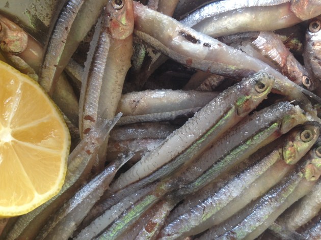 Anchovies with lemon and salt